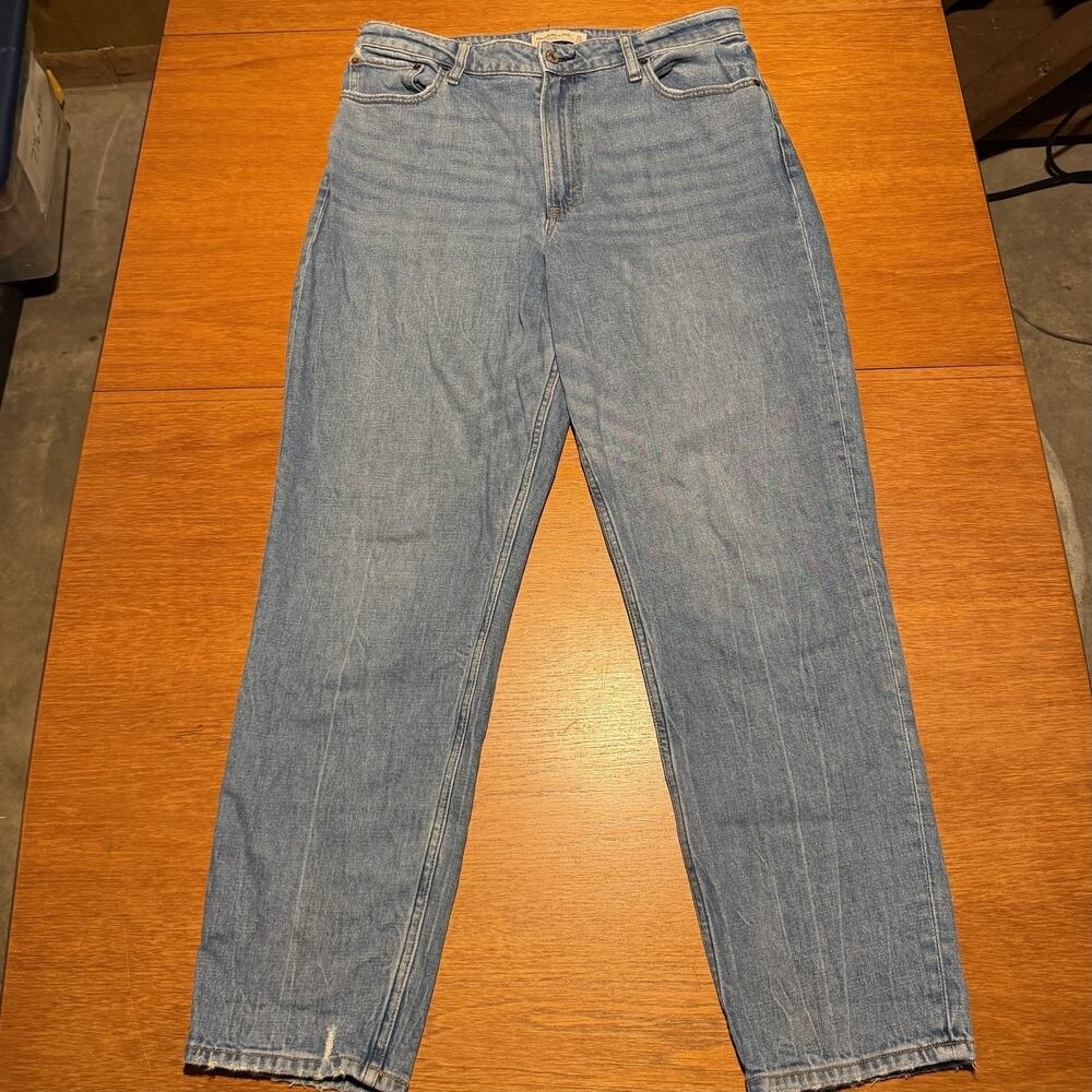 Abercrombie The Mom High Rise Jeans Women’s Size 12 Blue Distressed 32x29